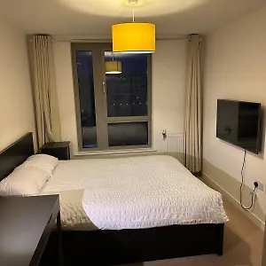 Entire 2 Bedroom Flat , London United Kingdom